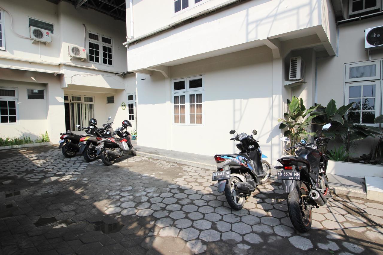 Reddoorz Plus Near Keraton Yogyakarta 2 호텔 외부 사진